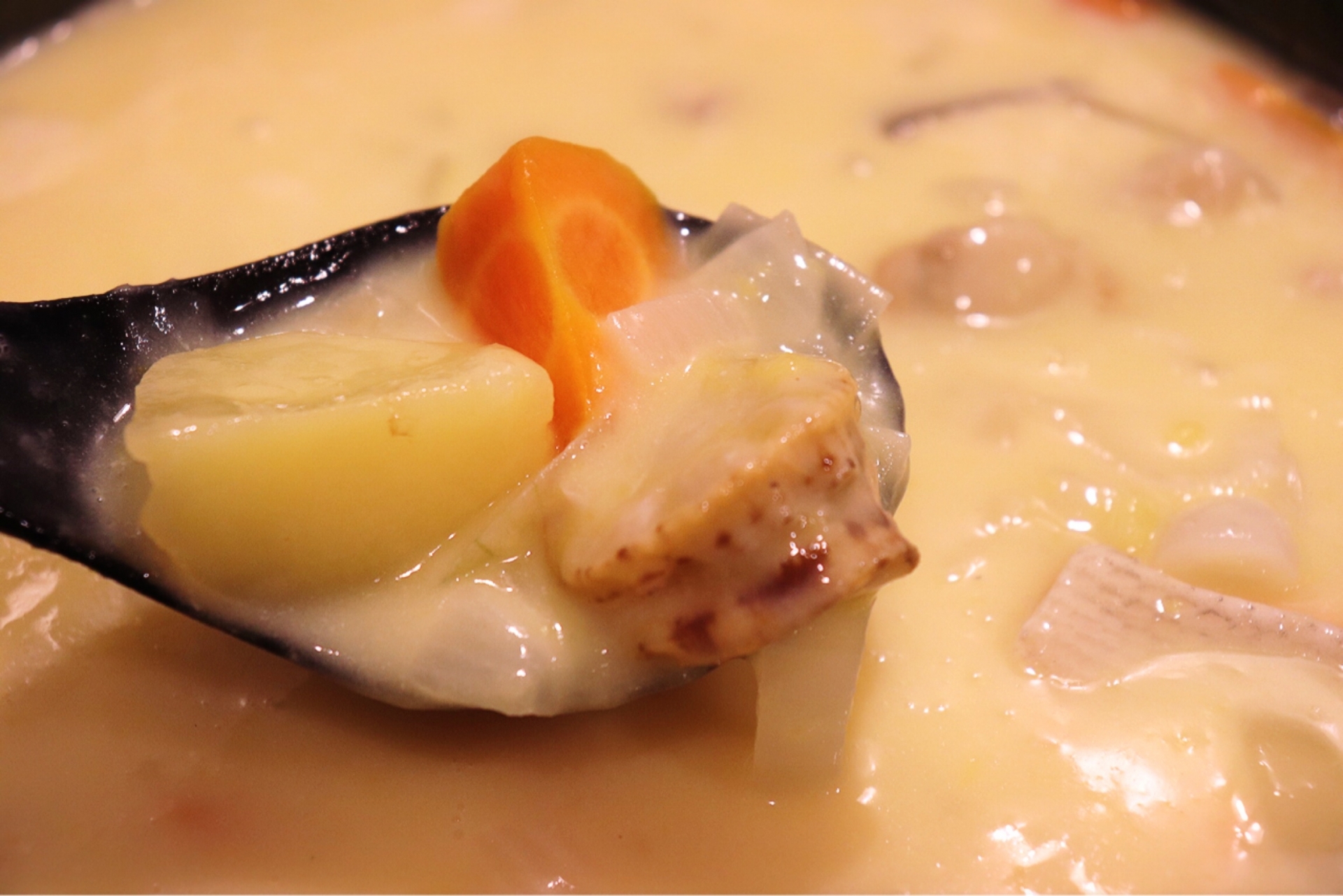 クリームシチューのサイドメニューは肉派 サラダ派 子供も喜ぶ人気レシピを紹介 たくろぐ